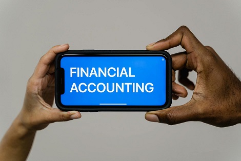 How technology Is Reshaping The Way We Manage Money